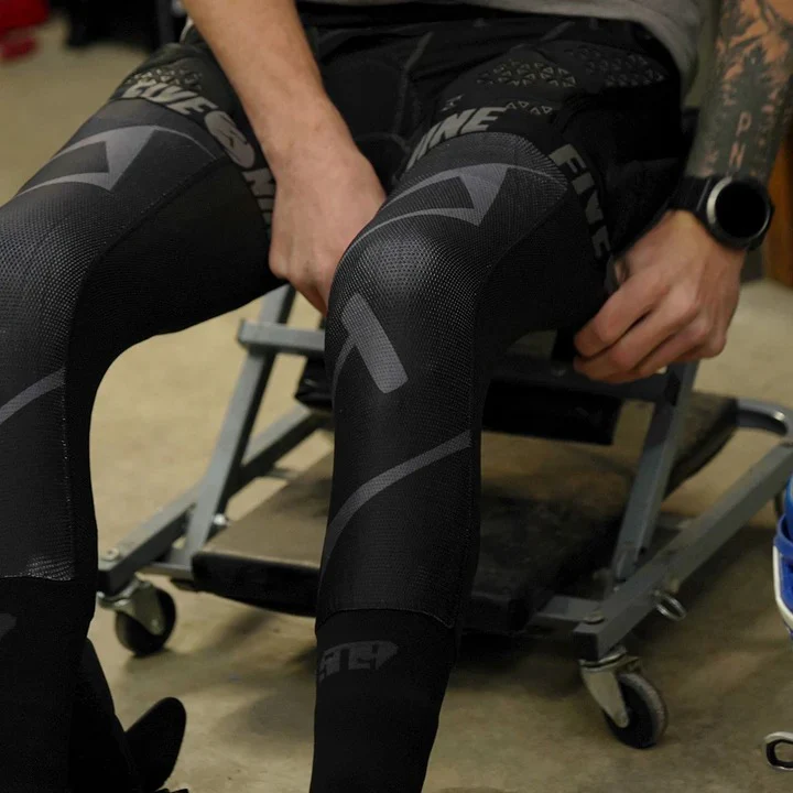 509 Race5 Knee Brace Socks - Image 2